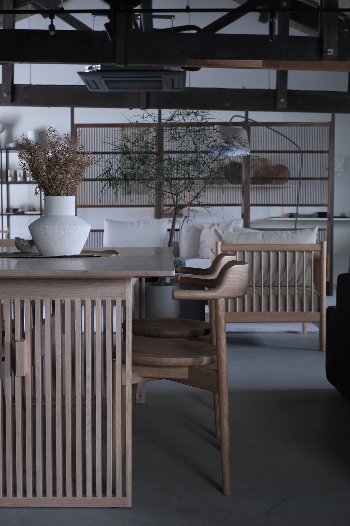 Lattice dining table