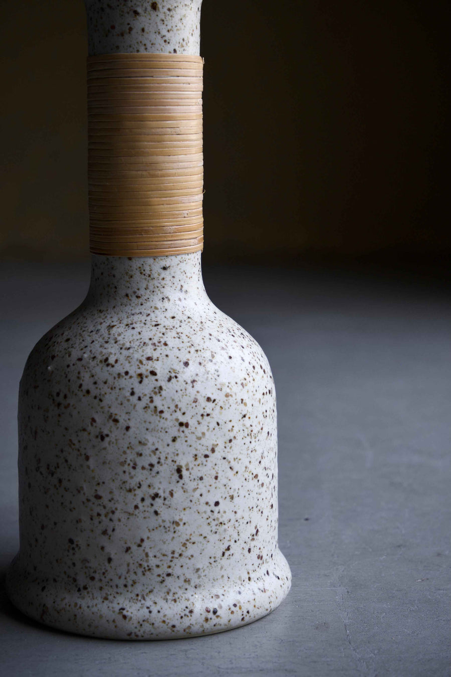 JUGLING VASE | sand