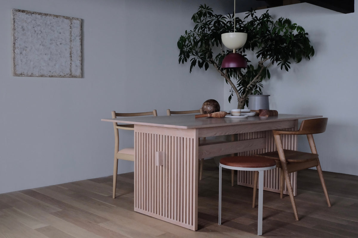 Lattice dining table