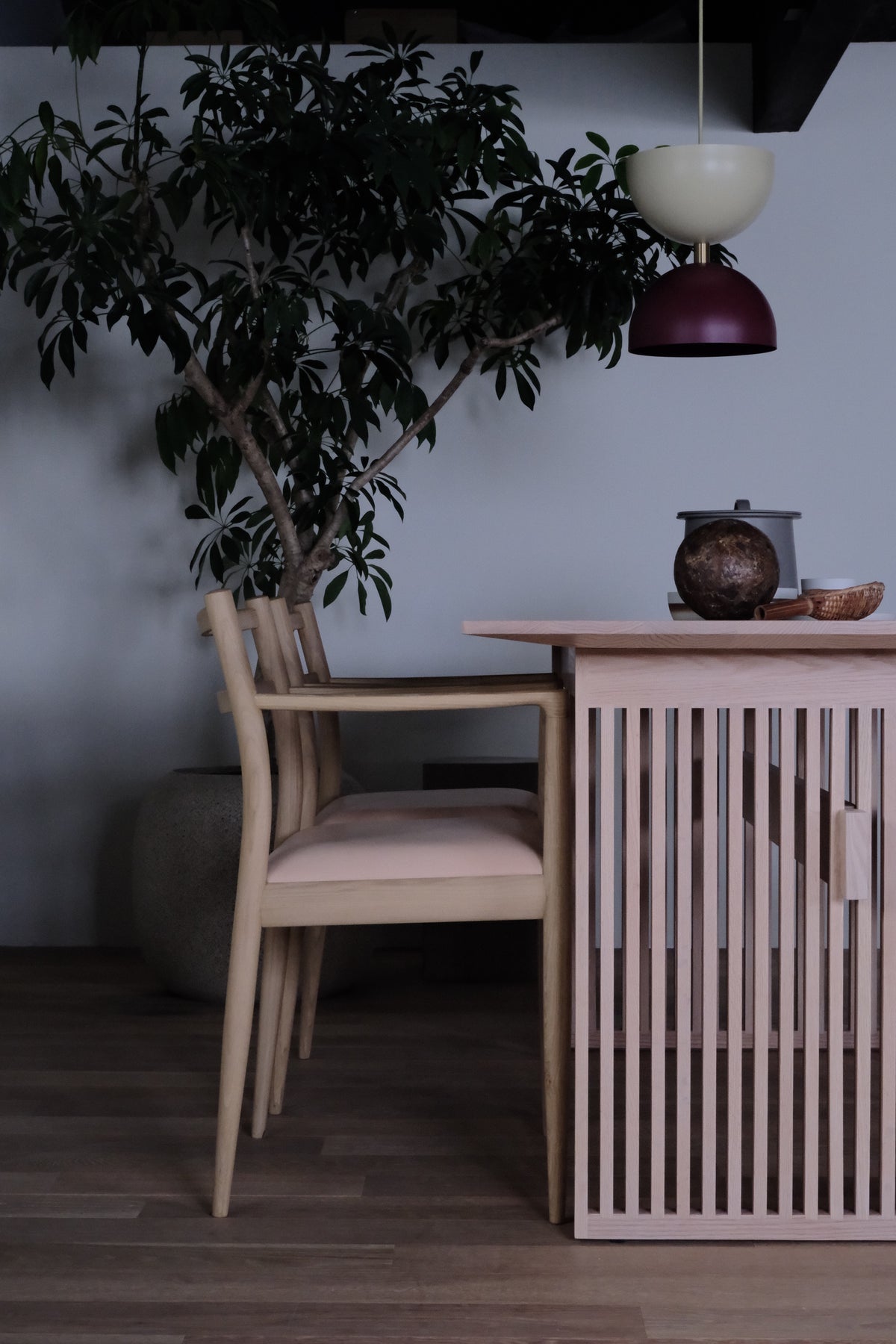 Lattice dining table