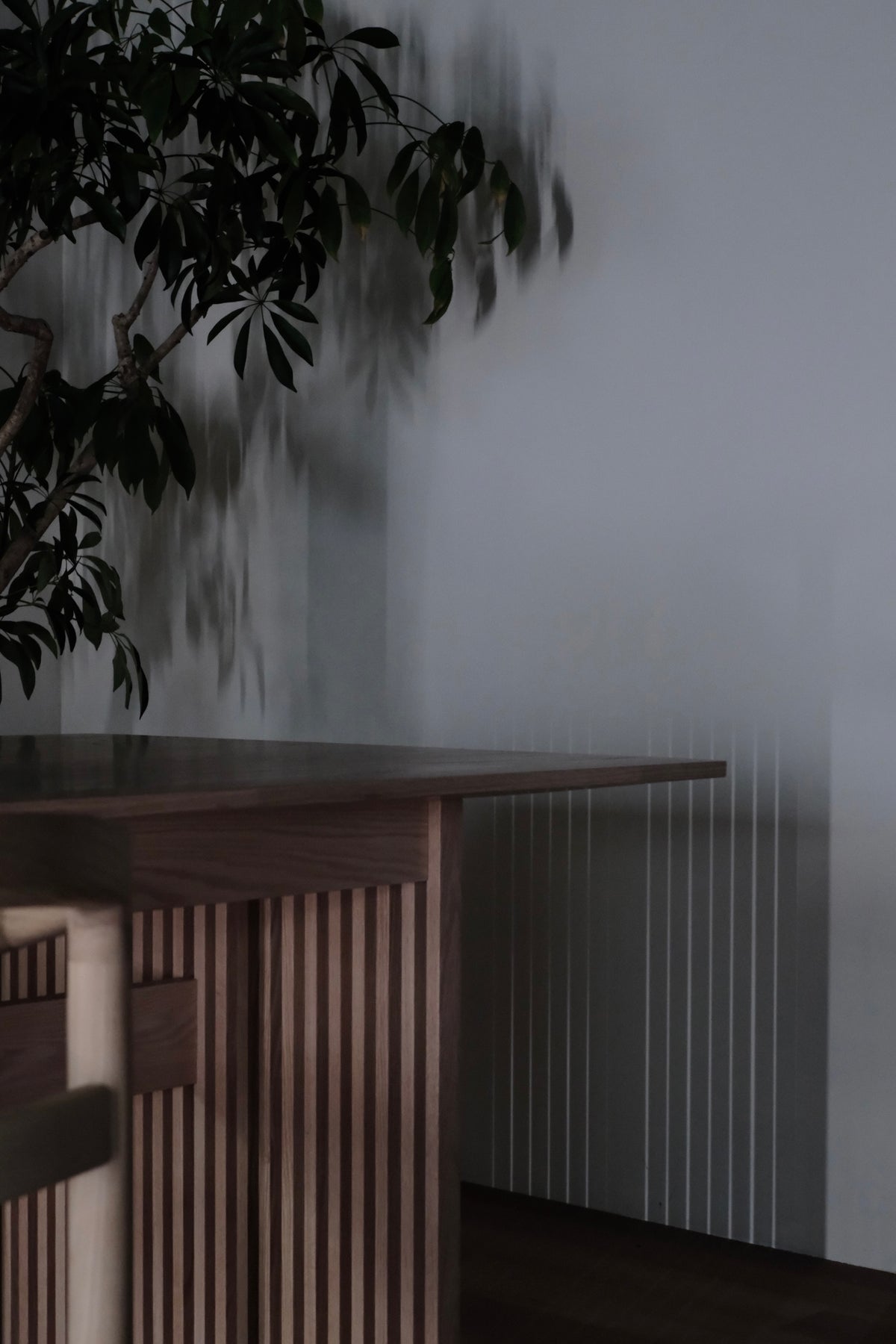 Lattice dining table