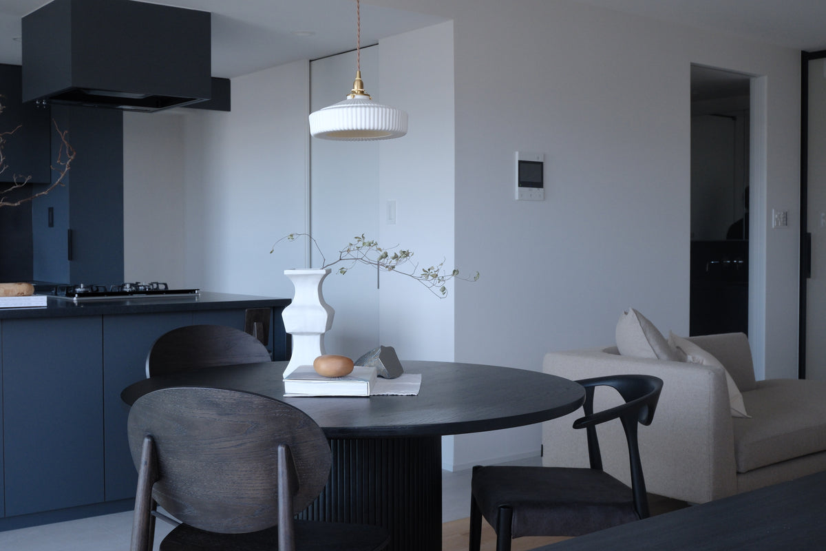 Light black house 