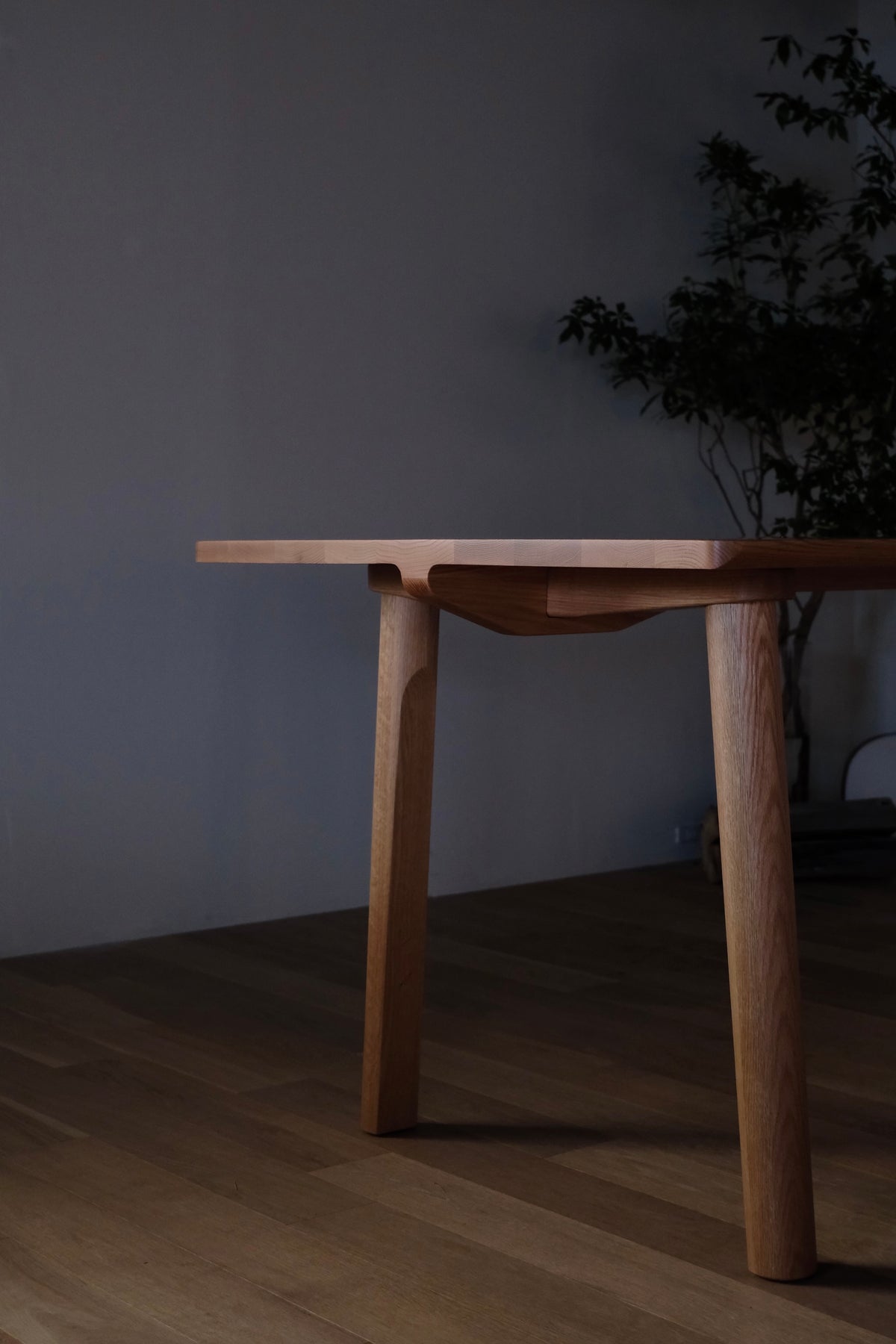 Beam dining table